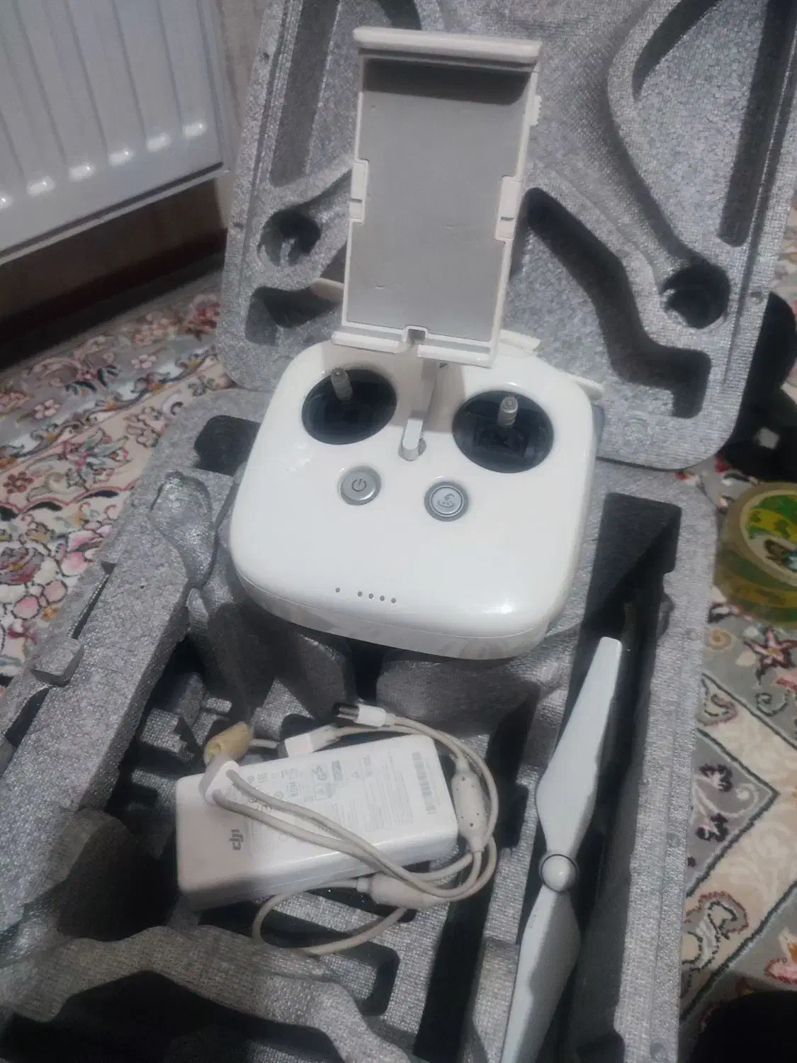 کنترل و شارژر فانتوم 4و 4پرو|دوربین عکاسی و فیلم‌برداری|تهران, فرودگاه مهرآباد|دیوار