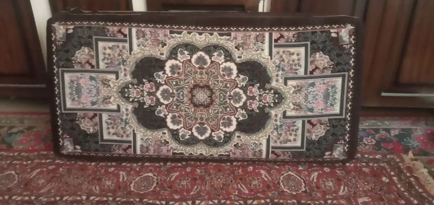 تعدادی پشتی|پشتی|زاهدان, |دیوار