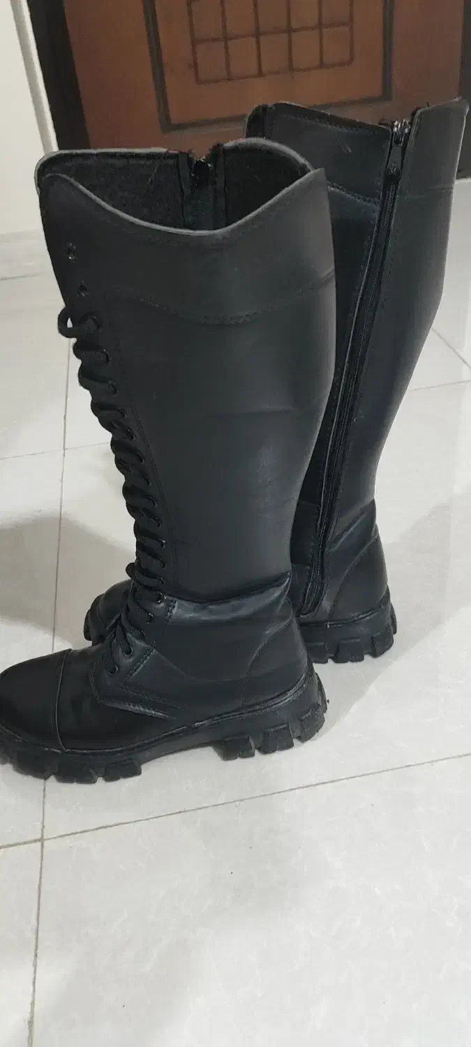 بوت چرم|کیف، کفش، کمربند|بومهن, |دیوار