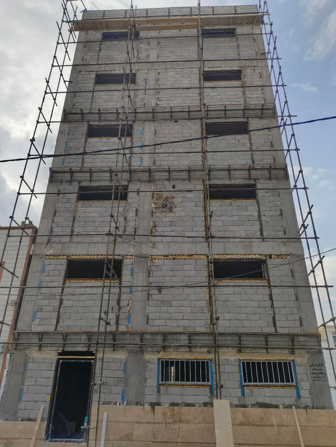 نیازمند شاگرد نماکاری|استخدام صنعتی، فنی، مهندسی|مرند, |دیوار