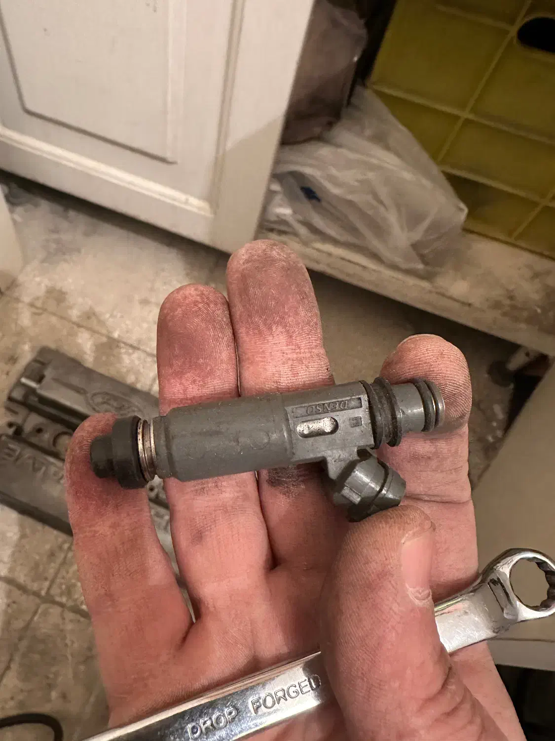 تعدادی لوازم مزدا ۳۲۳ اف ال|قطعات یدکی و لوازم جانبی|تهران, المهدی|دیوار