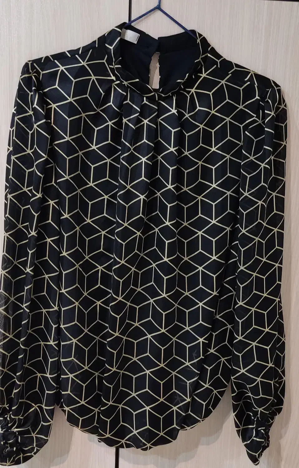 شومیز زرشکی آستین گیپوری|لباس|اصفهان, گلزار|دیوار