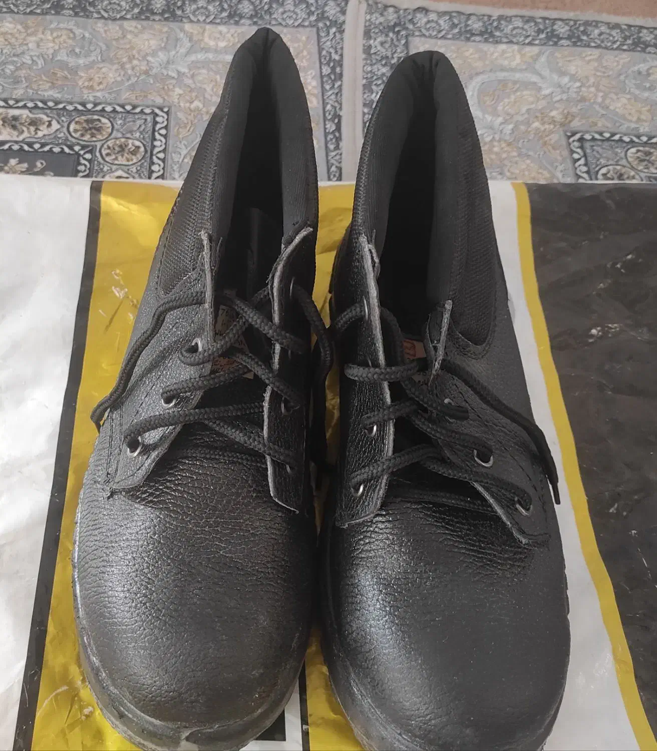 کفش ایمنی نگهبان|کیف، کفش، کمربند|شیراز, امام حسین|دیوار