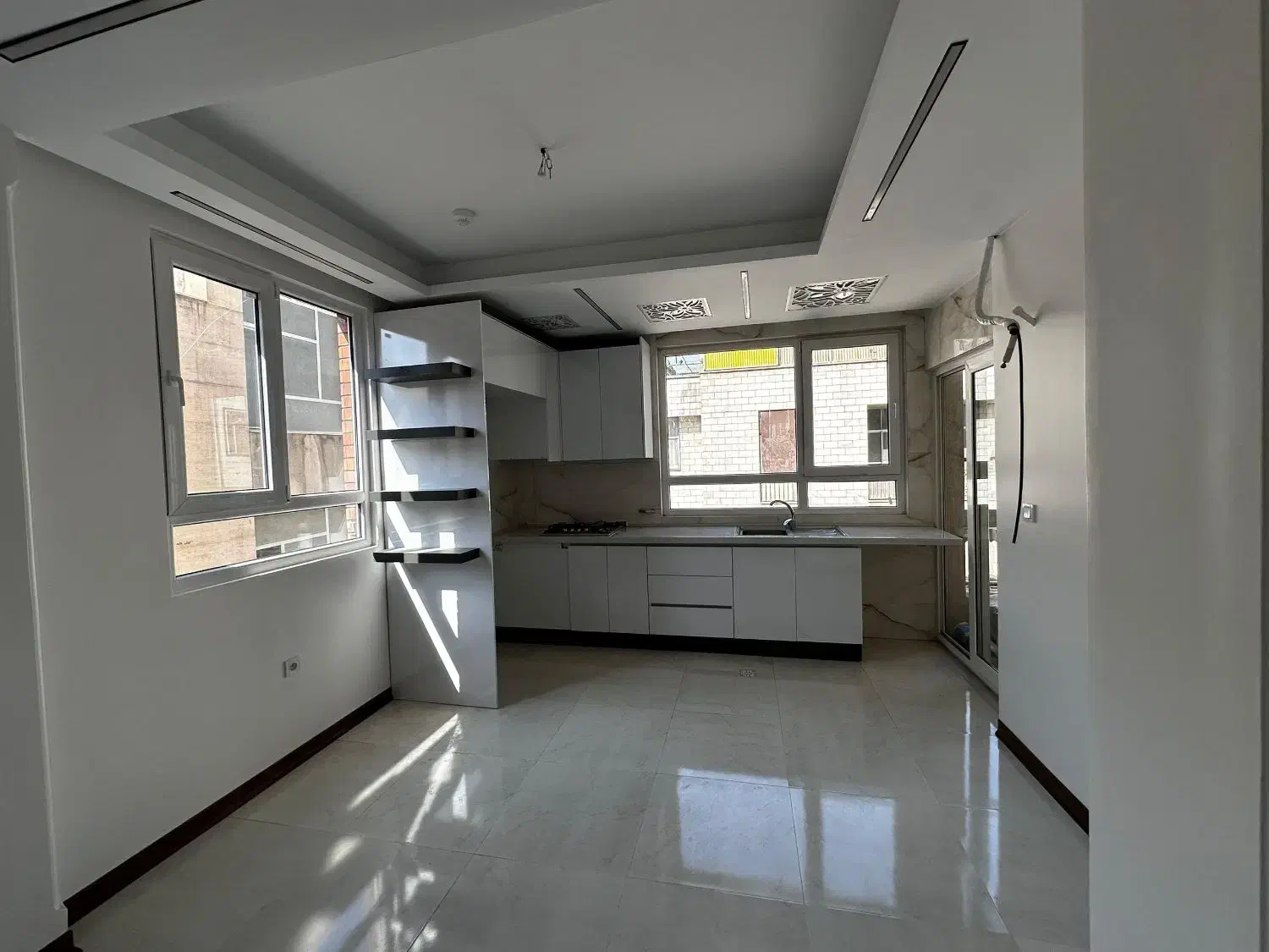 مغازه زیر پله گمرک مولوی بنبست جوادی لوازم موتور|فروش مغازه و غرفه|تهران, گمرک|دیوار