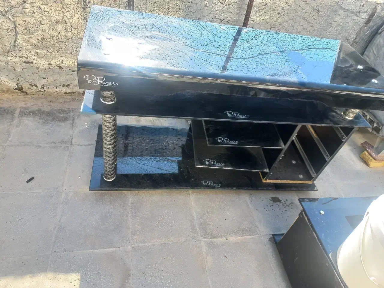 زیر تلویزیونی|تلویزیون و پروژکتور|شیراز, شهدای شهرک سعدی|دیوار