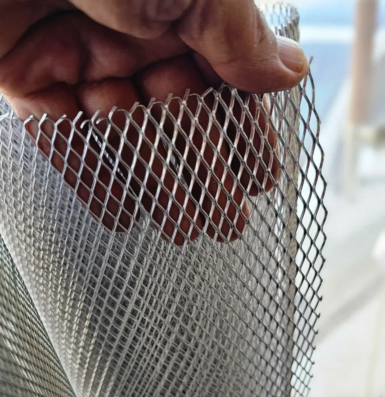 تولید انواع توری پرسی و حصاری و پایه فنس و خاردار|عمدهفروشی|کاشان, شهرک صنعتی فتح المبین|دیوار