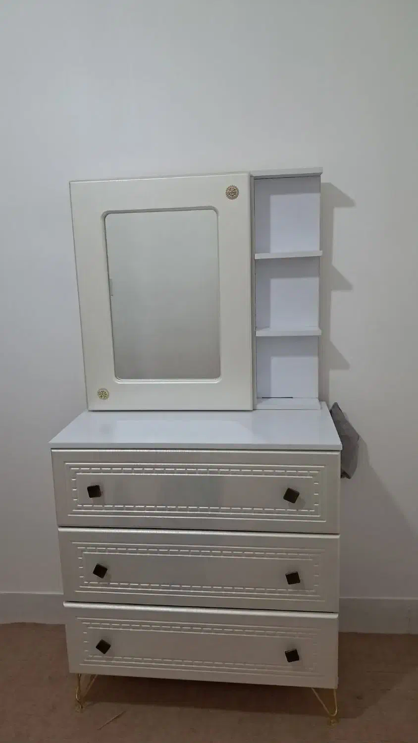 میز آرایش|تخت و سرویس خواب|قم, شهرک مهدیه (مدرس)|دیوار