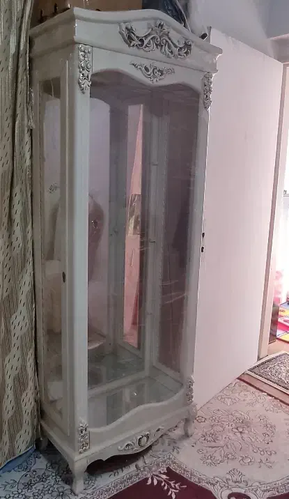 بوفه تمیز ، بدون زدگی و رنگ پریدگی، در حد نو|بوفه، ویترین، کنسول|تبریز, |دیوار