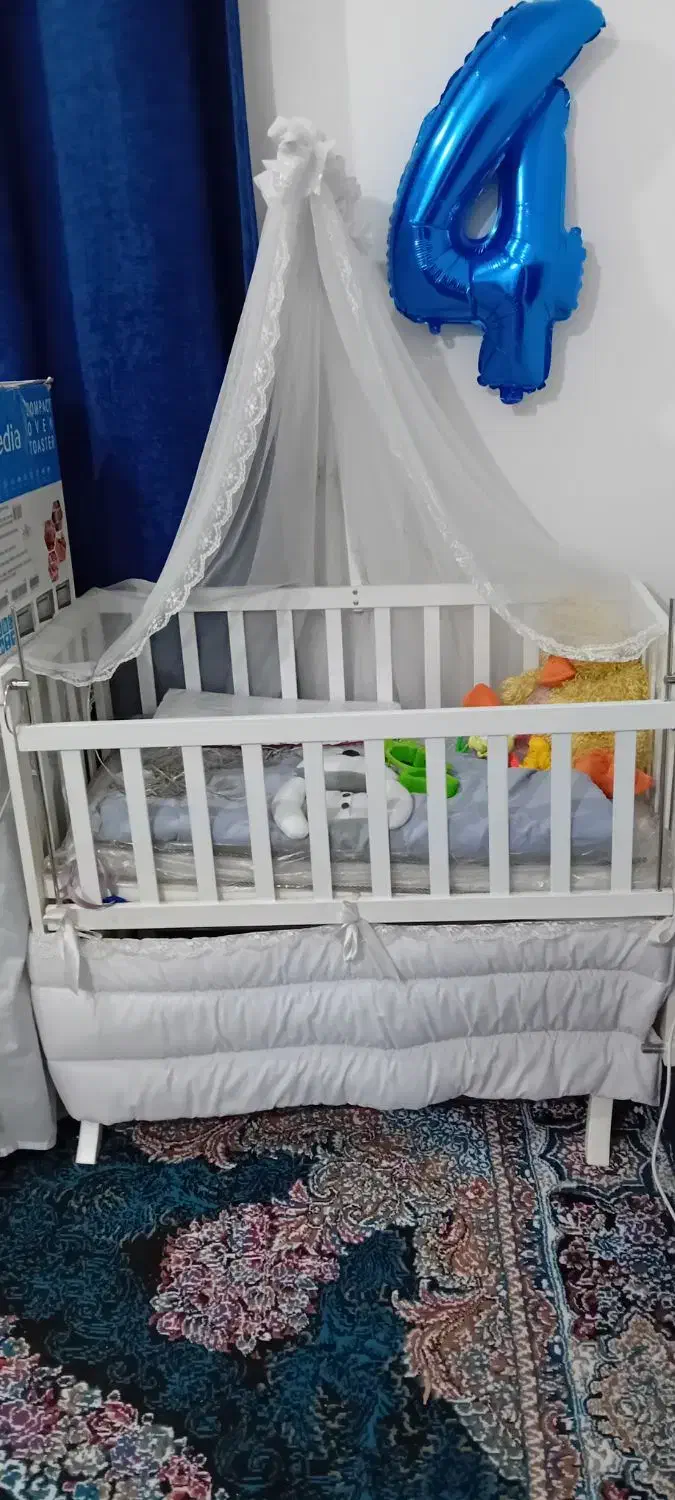 تخت بچه کاملا سالم|تخت و صندلی بچه|باوی, |دیوار