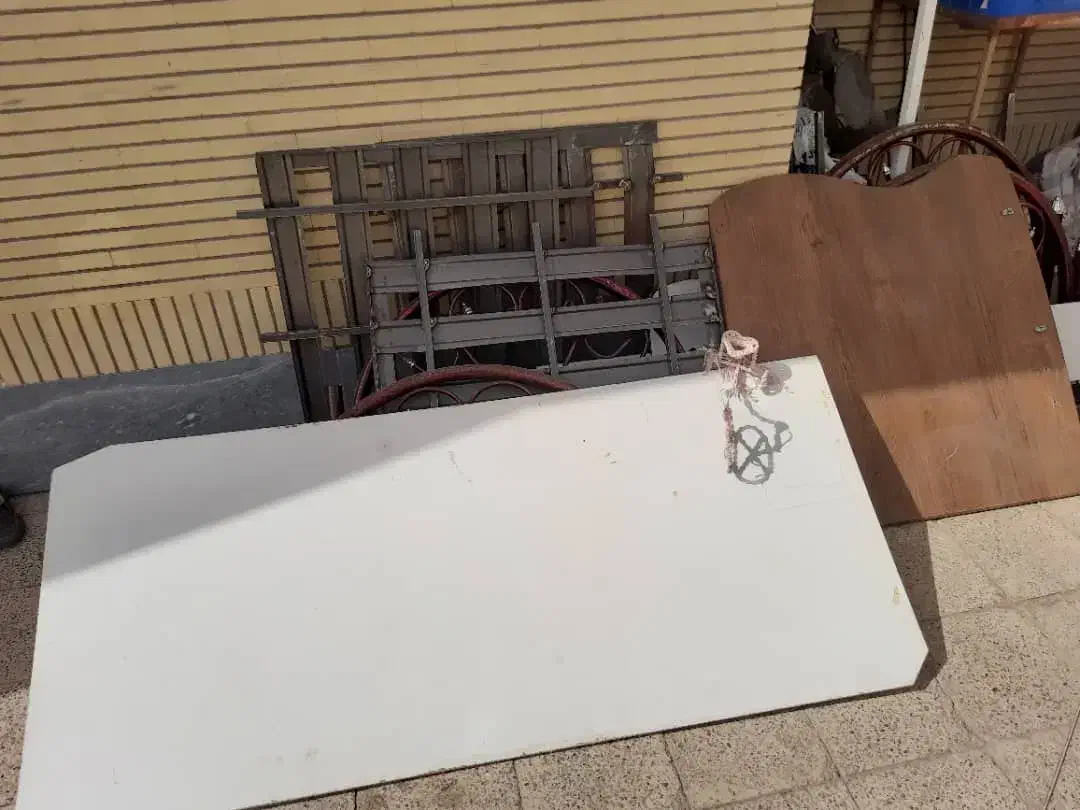 سه تخت بزرگسال ویک عددتخت بچگانه چوبی|تخت و سرویس خواب|زاهدان, |دیوار