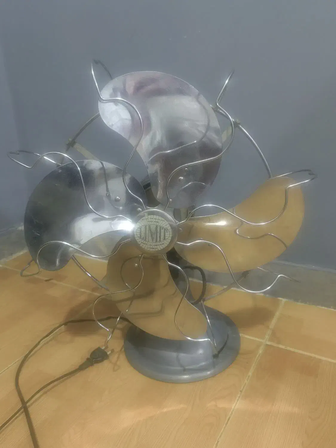 پنکه انگلیسی عتیقه|کلکسیون اشیاء عتیقه|گنبد کاووس, |دیوار