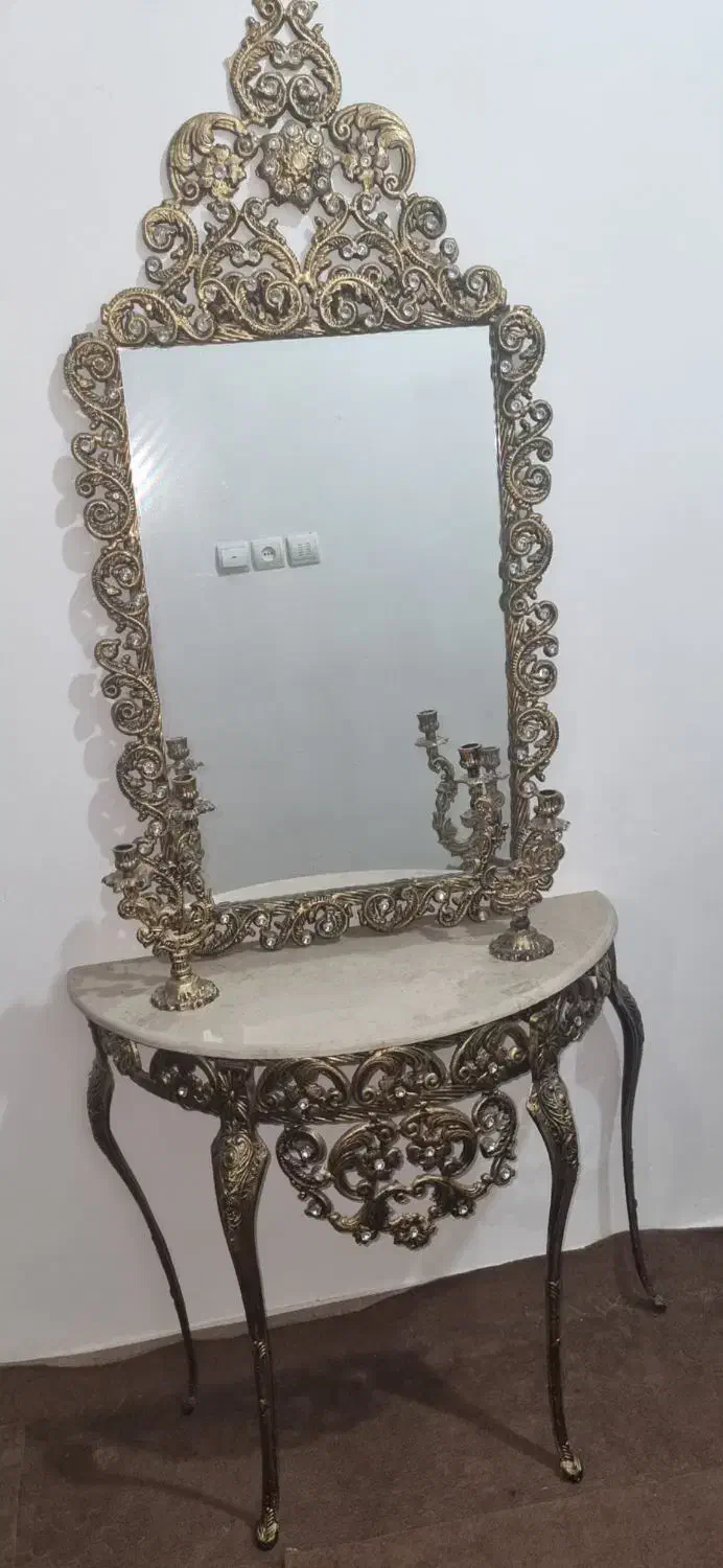 آینه و شمعدان|آینه|نظرآباد, نظرآباد|دیوار