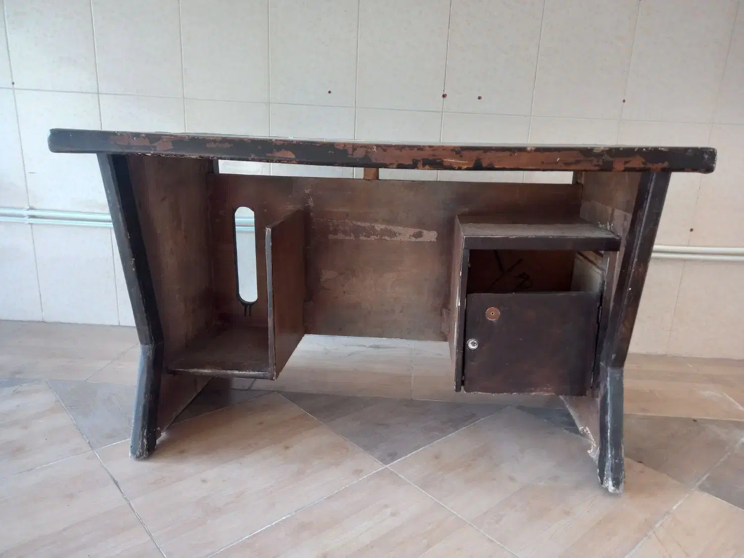 میز کار و تحریر چوبی|میز تحریر و کامپیوتر|تربت‌حیدریه, شهرک ولیعصر|دیوار