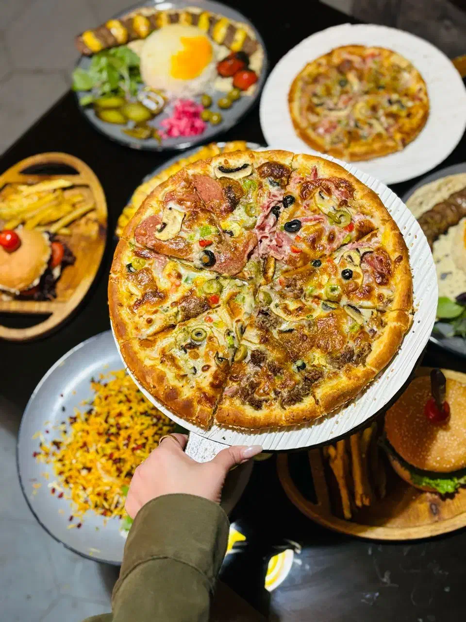 مدیر رستوران باریستا اشپز ایرانی فرنگی|استخدام خدمات فروشگاه و رستوران|قزوین, |دیوار