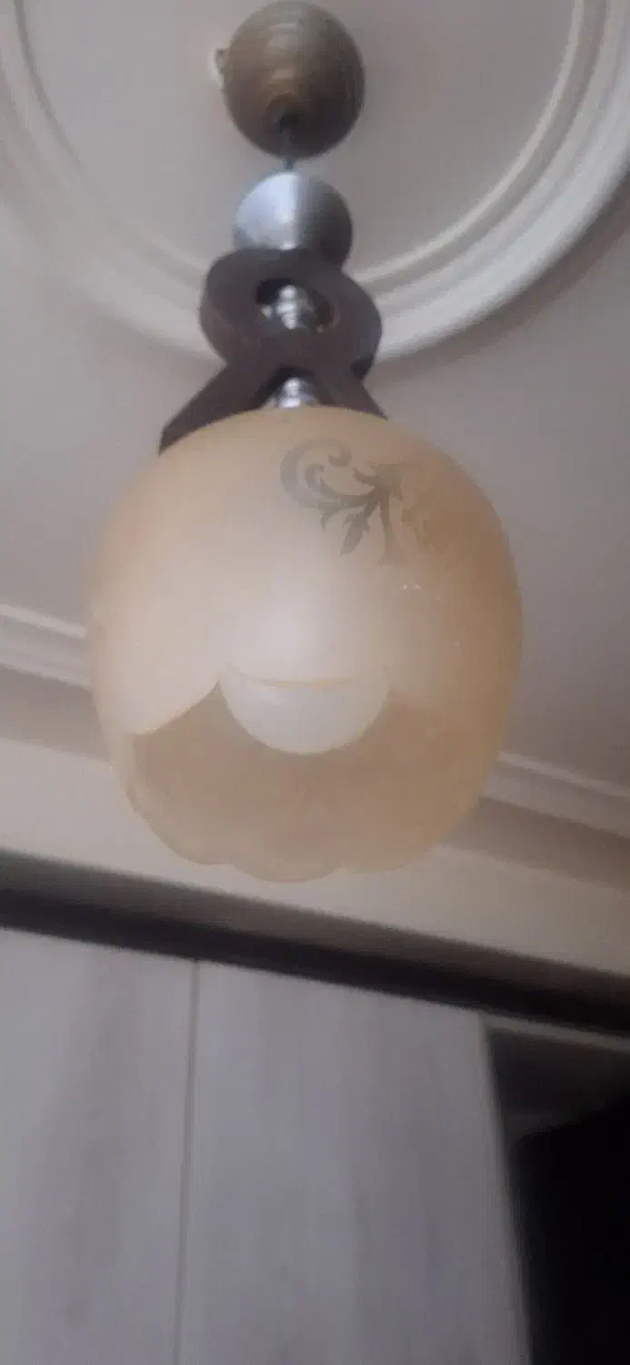 دو تا لوستر همراه یک لوستر آشپز خانه سالم|لوستر و چراغ آویز|فردیس, شهرک ۱۱۰|دیوار