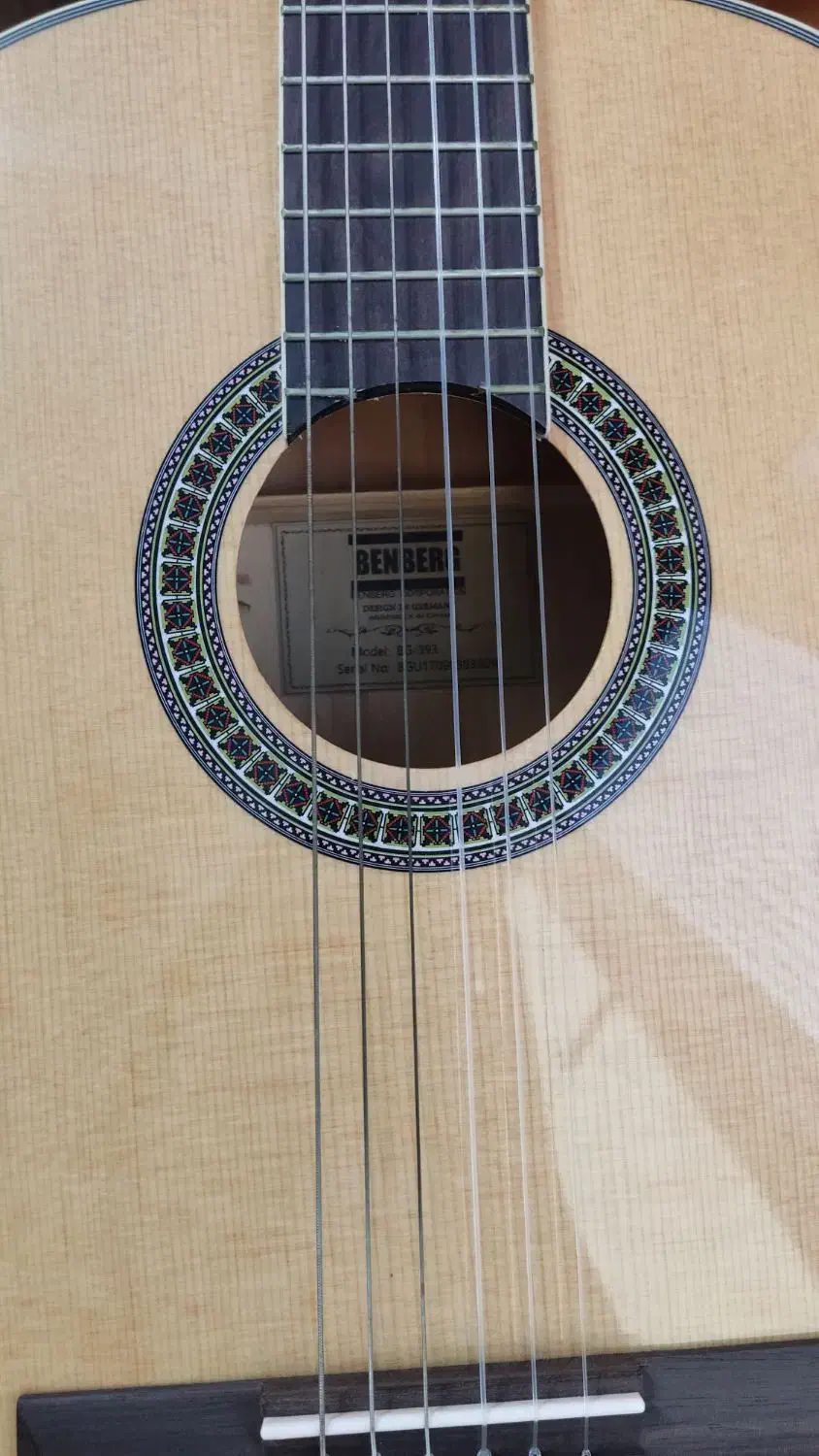 گیتار کلاسیک بنبرگ|گیتار، بیس، امپلیفایر|لشت نشا, |دیوار