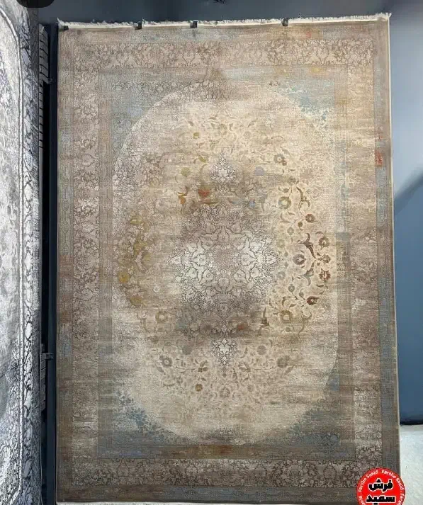 فرش لاکی زمینه افشان|فرش|شیراز, ریشمک|دیوار