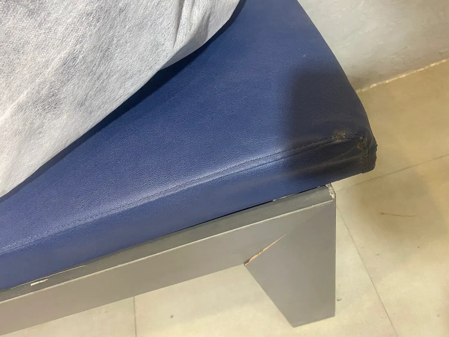 تخت معاینه/ تخت آرایشگاهی /تخت ماساژ /فقط۹۰۰|آرایشی، بهداشتی، درمانی|قم, سالاریه|دیوار