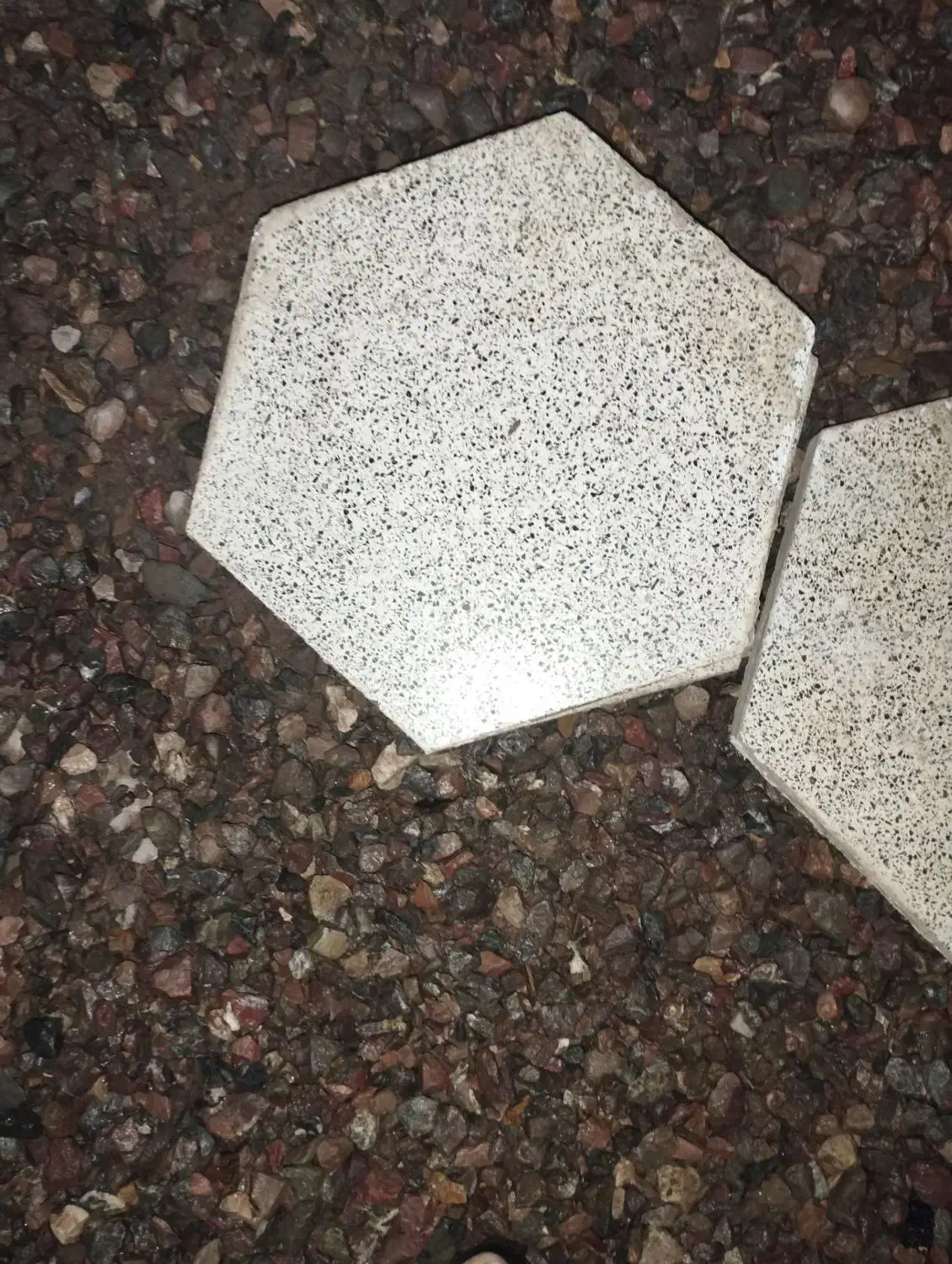 حراج موزائیک ۲۵ متر تا ۳۰ مترهست قیمت ۱۶۰۰|حراج|نیشابور, چمبران|دیوار