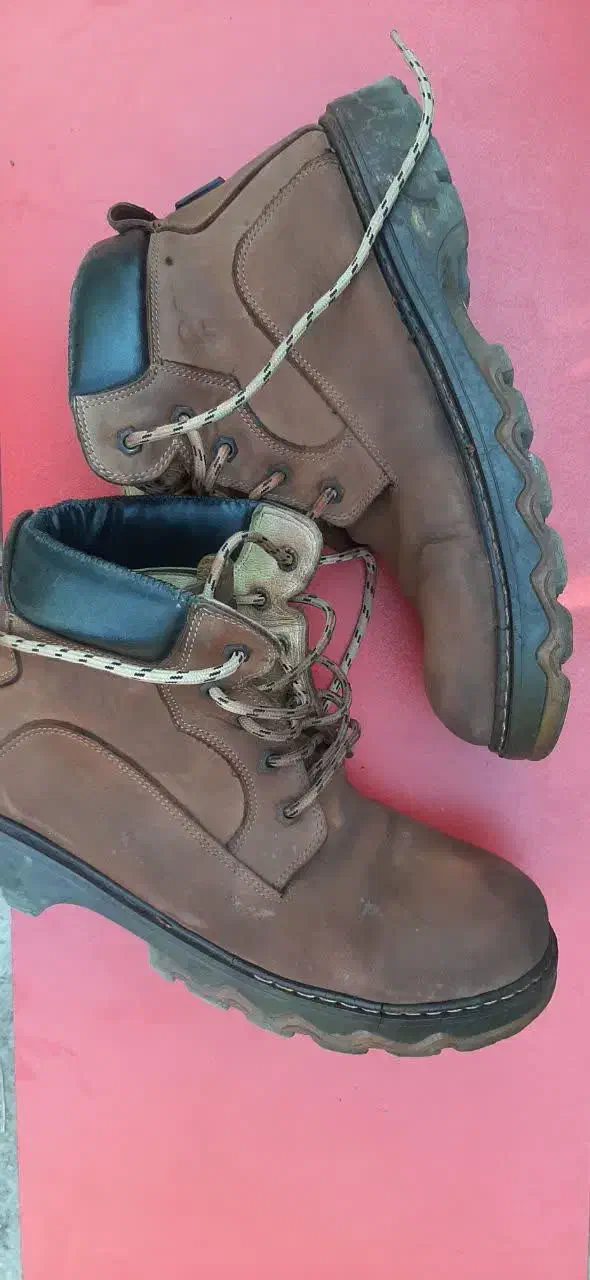 کفش کاترپیلار اصل شماره۴۴|کیف، کفش، کمربند|اندیمشک, |دیوار