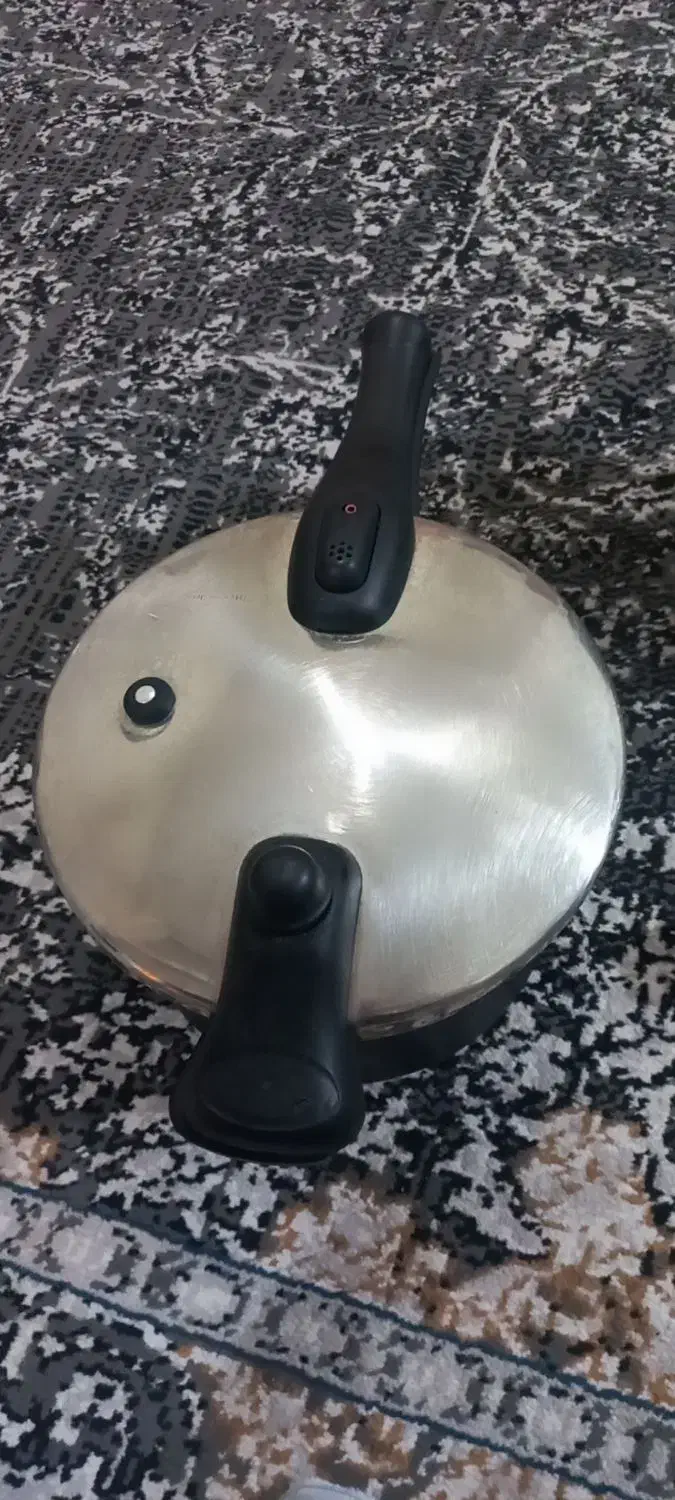 زودپز فلاکس|ظروف پخت‌وپز|اصفهان, باتون|دیوار