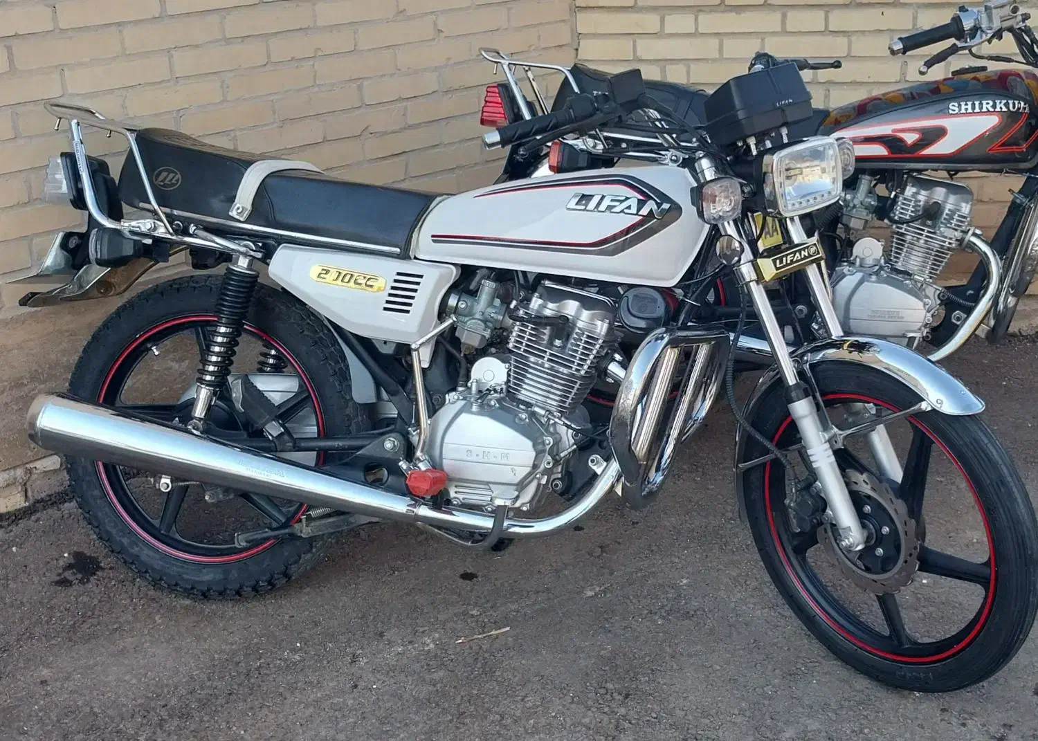 200لیفان|موتورسیکلت|مهریز, |دیوار