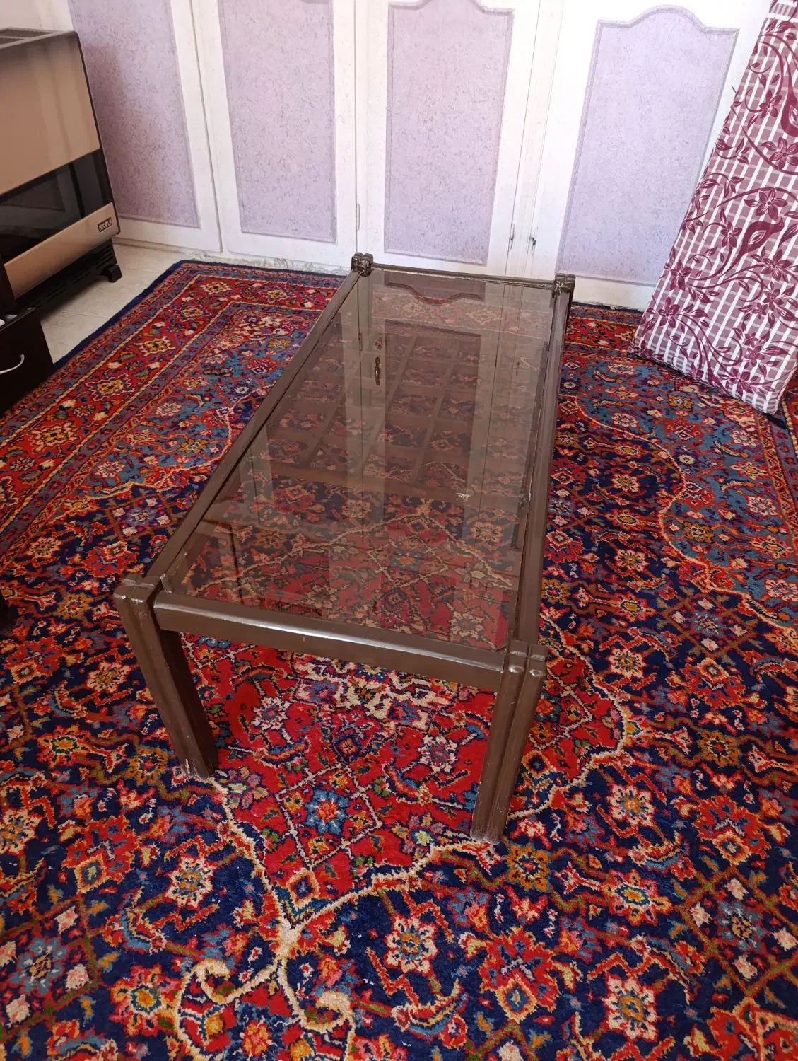 سه عدد مبل تک نفره و یک جلو مبلی بزرگ|مبلمان خانگی و میز عسلی|بروجرد, |دیوار