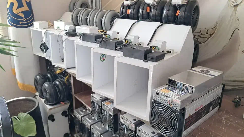 ماینر t2t h + ۳۵th در آمد ماهیانه 5ملیون تومان|قطعات و لوازم جانبی رایانه|مشهد, سرافرازان|دیوار