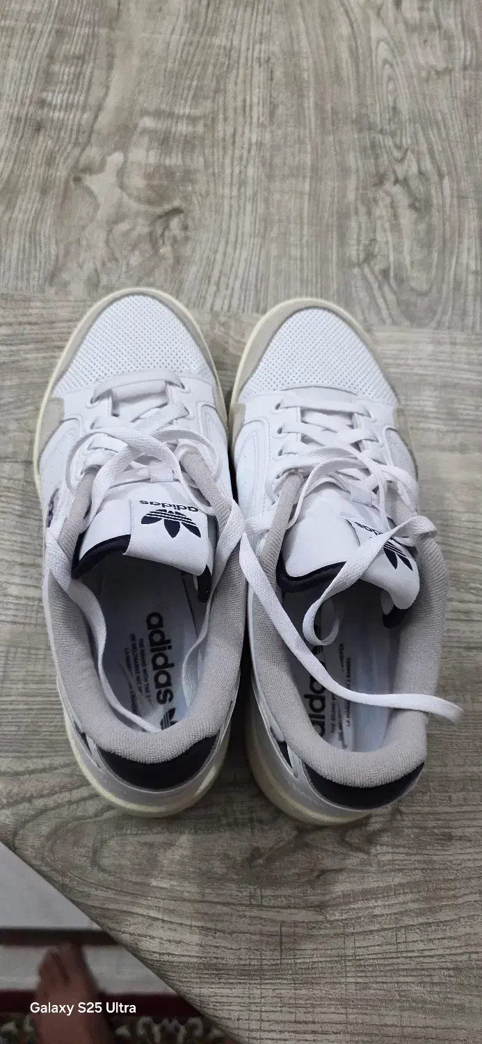 کفش آدیداس اصل|کیف، کفش، کمربند|شیراز, مهدیآباد|دیوار