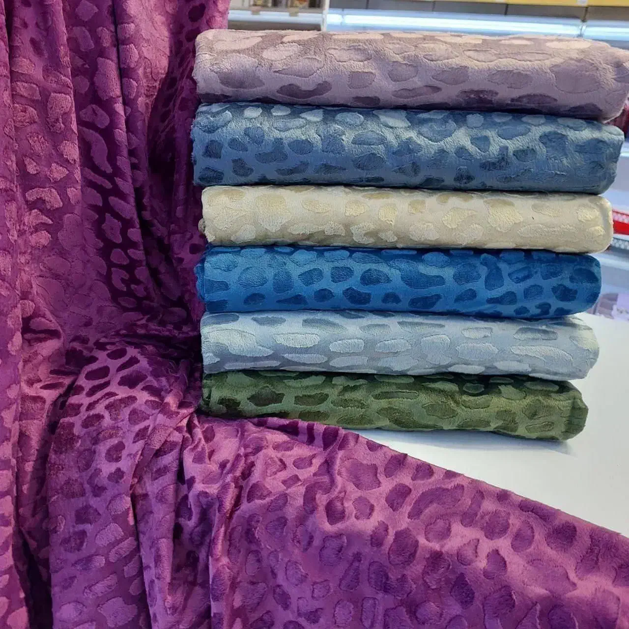 پنو مسافرتی طرح سنگ|رختخواب، بالش، پتو|ری, صالح‌آباد شرقی|دیوار