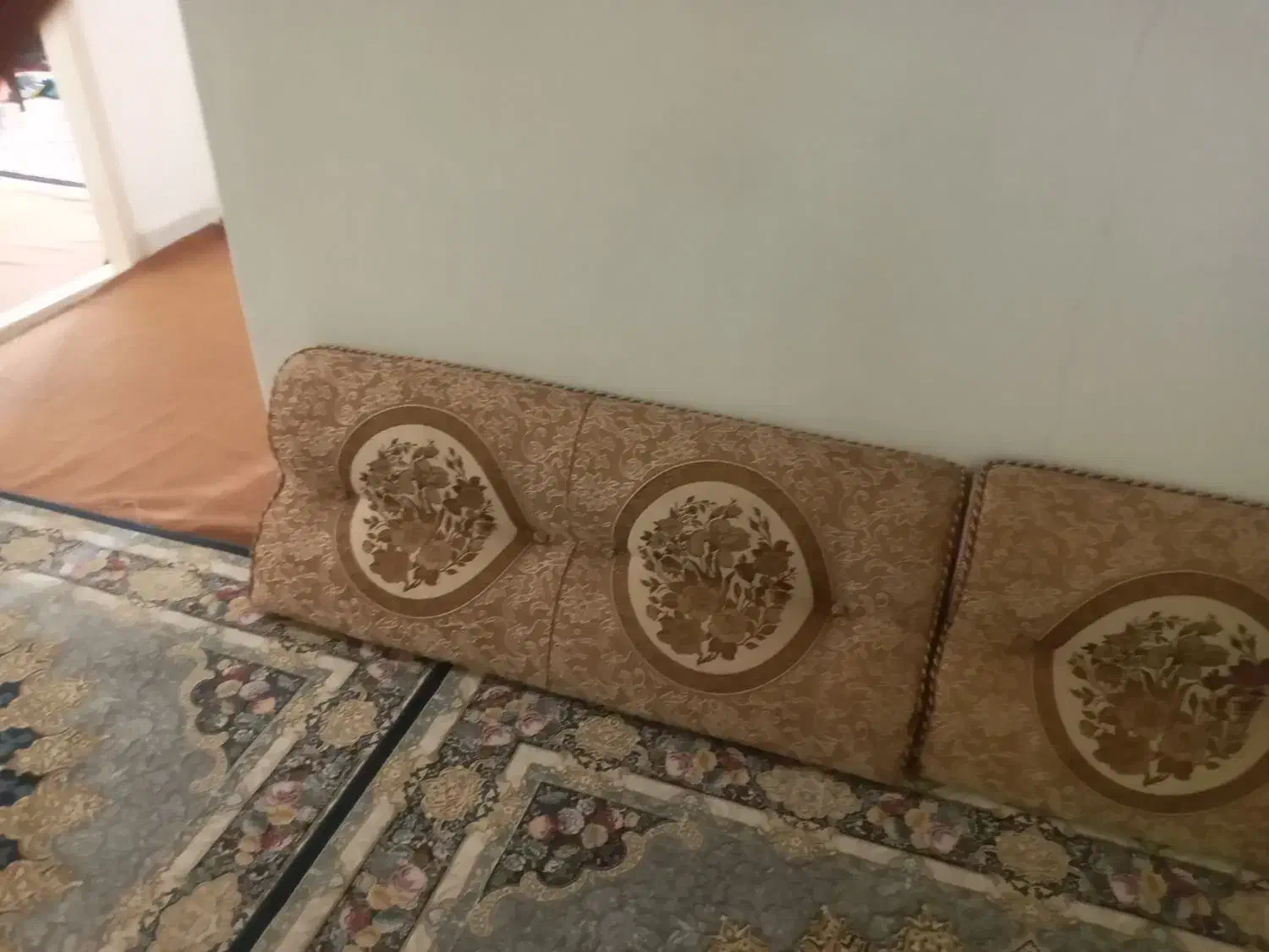 پشتی|پشتی|ایجرود, |دیوار