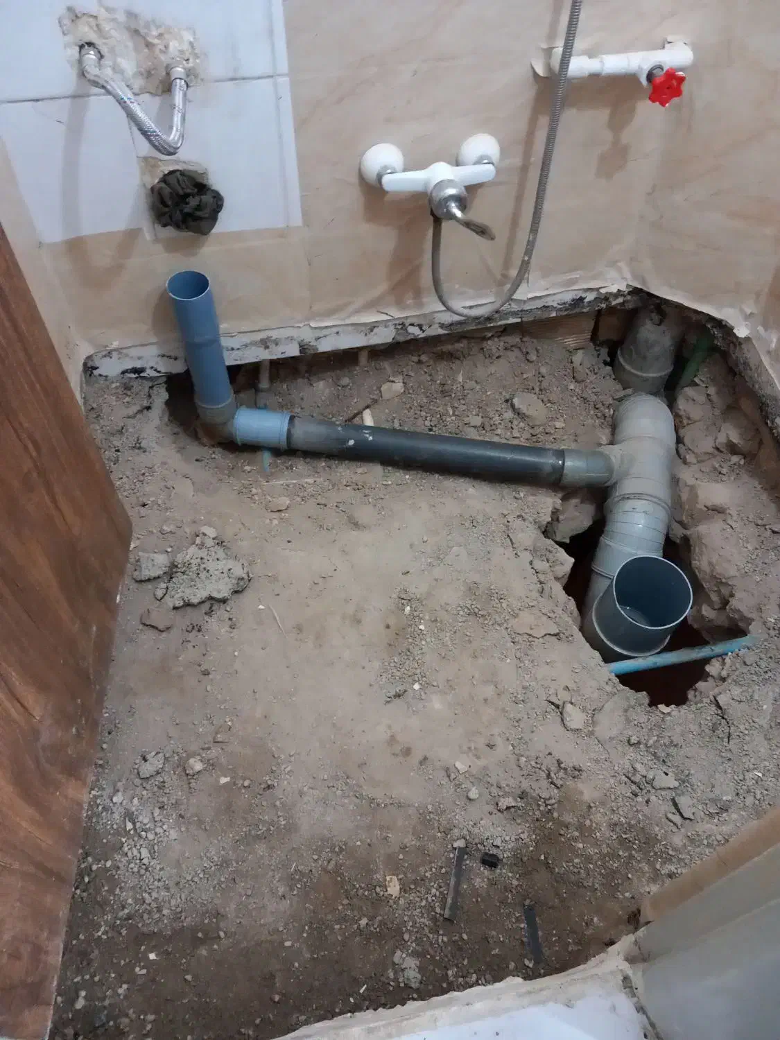 گچ کاری وکاشی کاری|خدمات پیشه و مهارت|اندیشه, اندیشه فاز ۳|دیوار