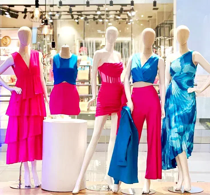 استخدام خانم فروشنده حرفه ای برای فروشگاه پوشاک|استخدام بازاریابی و فروش|فولادشهر, C5|دیوار