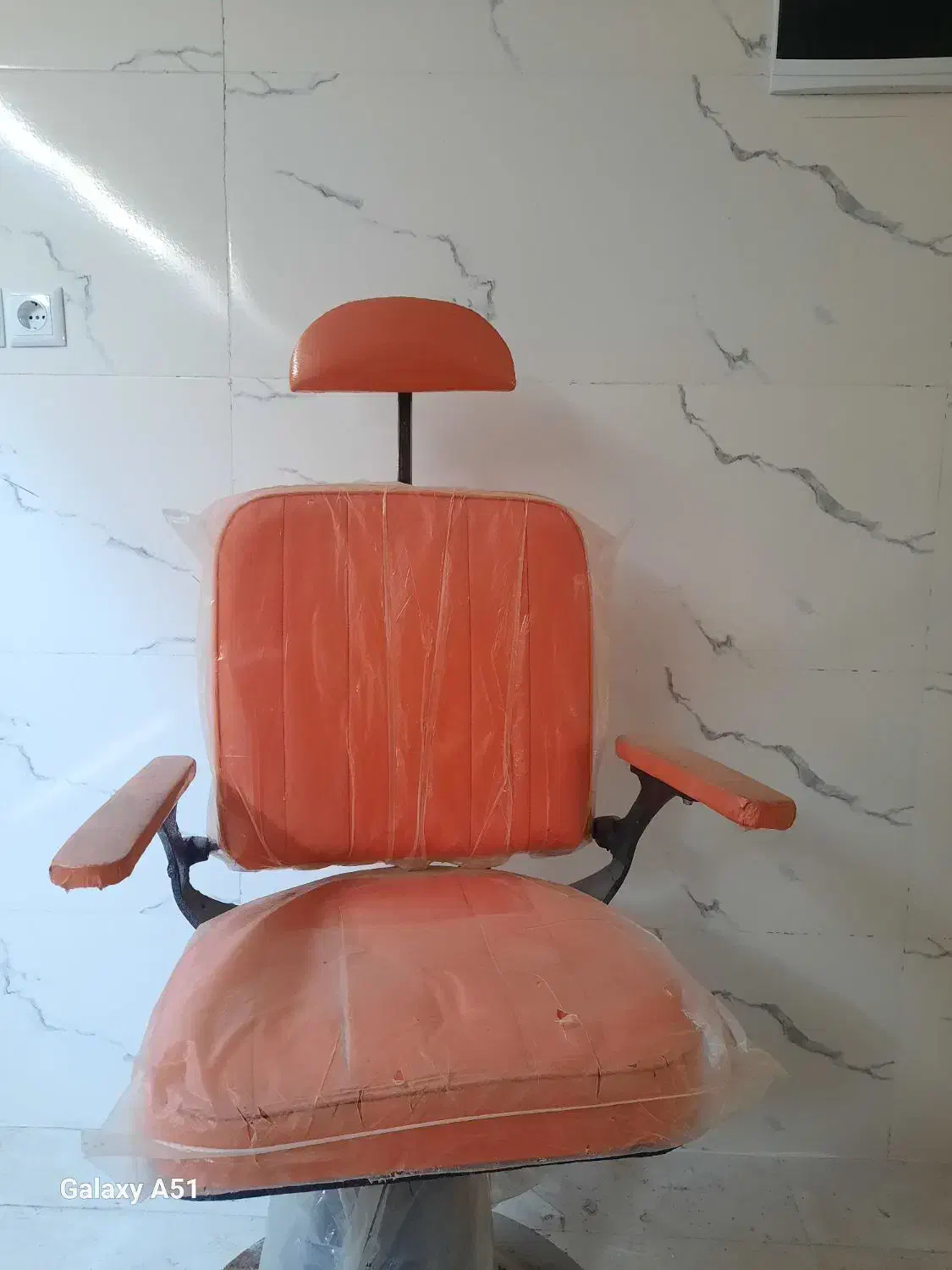 تجهیزات آرایشگاهی|آرایشگاه و سالن‌های زیبایی|اردبیل, |دیوار