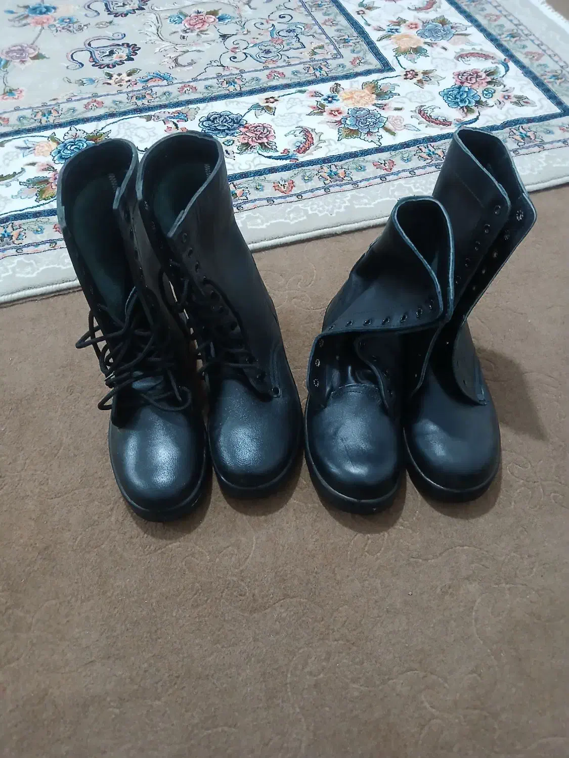 پوتین|کیف، کفش، کمربند|رشت, منظریه|دیوار