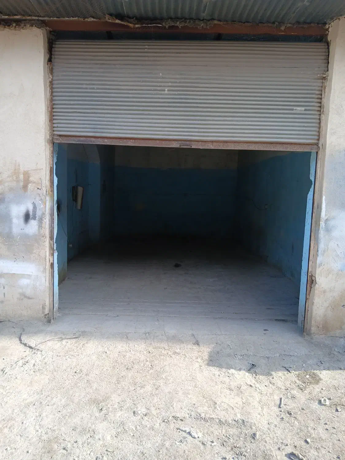 یک باب مغازه داخل گاراژ بامحوطه|اجارهٔ مغازه و غرفه|کاشان, پشت شهربانی|دیوار