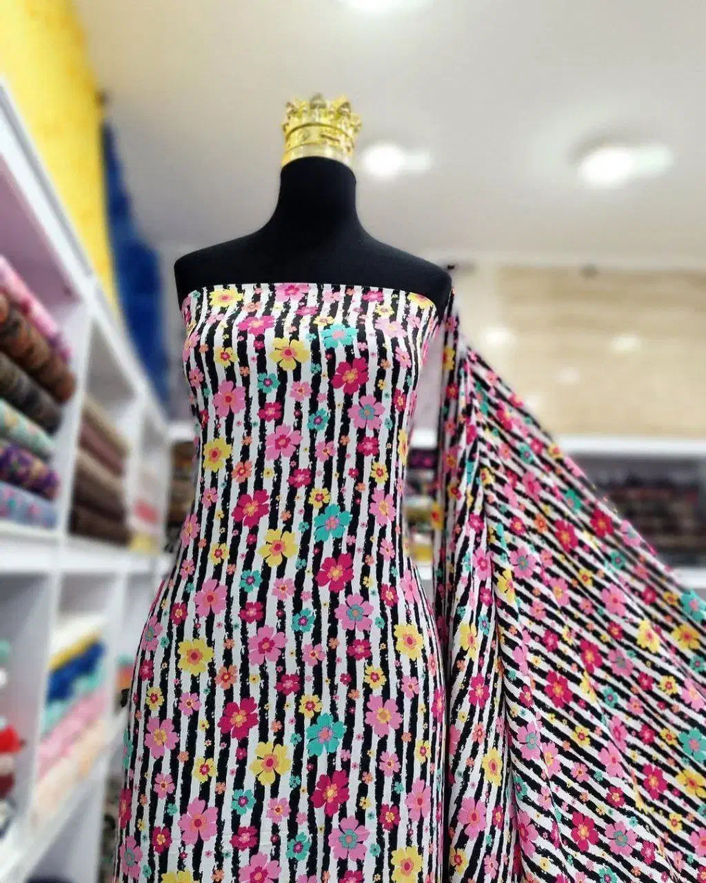 پارچه نخی|لباس|دهلران, |دیوار