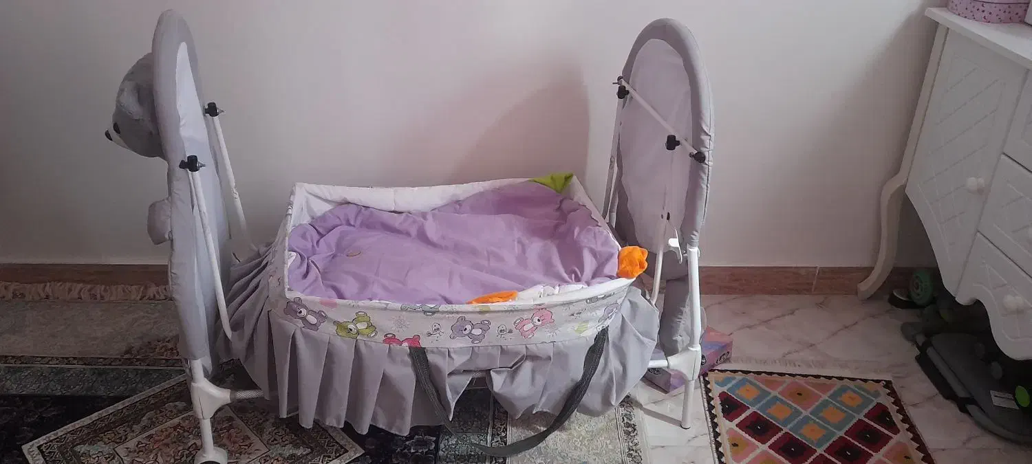 ننو|تخت و صندلی بچه|رشت, عینک|دیوار