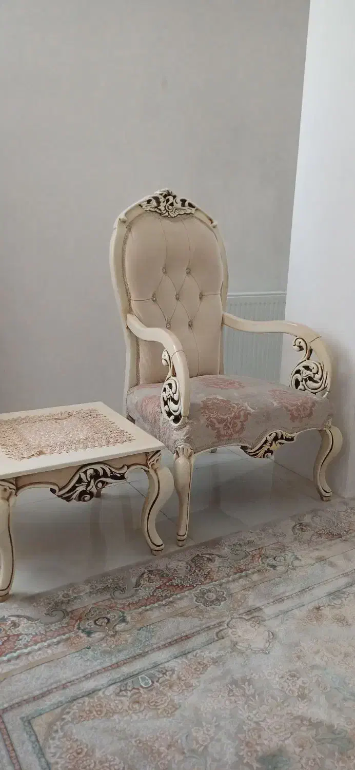مبل ۷ نفره کلاسیک با جلو مبلی و عسلی و میز بار|مبلمان خانگی و میز عسلی|رباط‌کریم, رباط‌کریم|دیوار