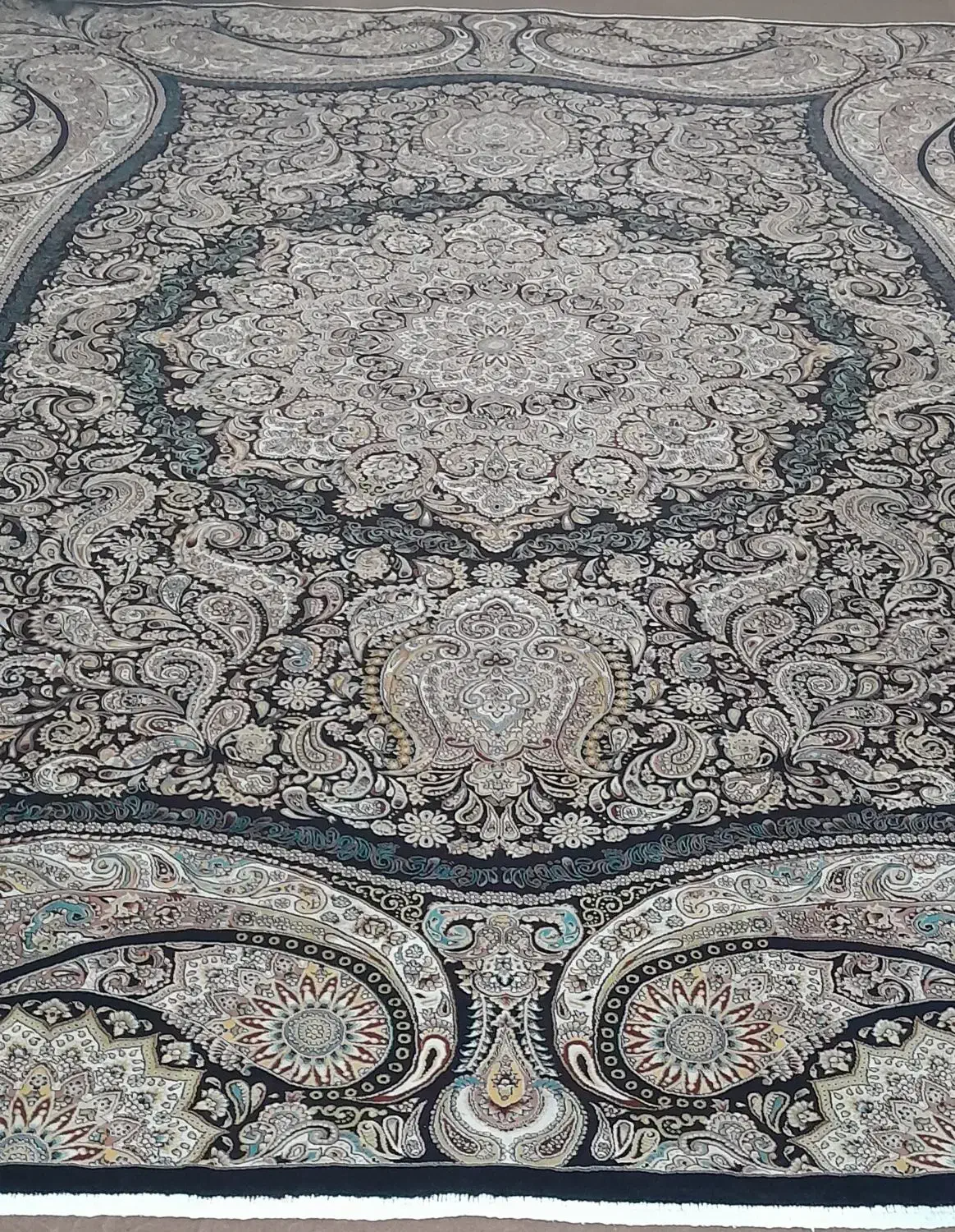 فرش ۹متری کاملا سالم وبدون کوچکترین ایراد|فرش|ابهر, |دیوار