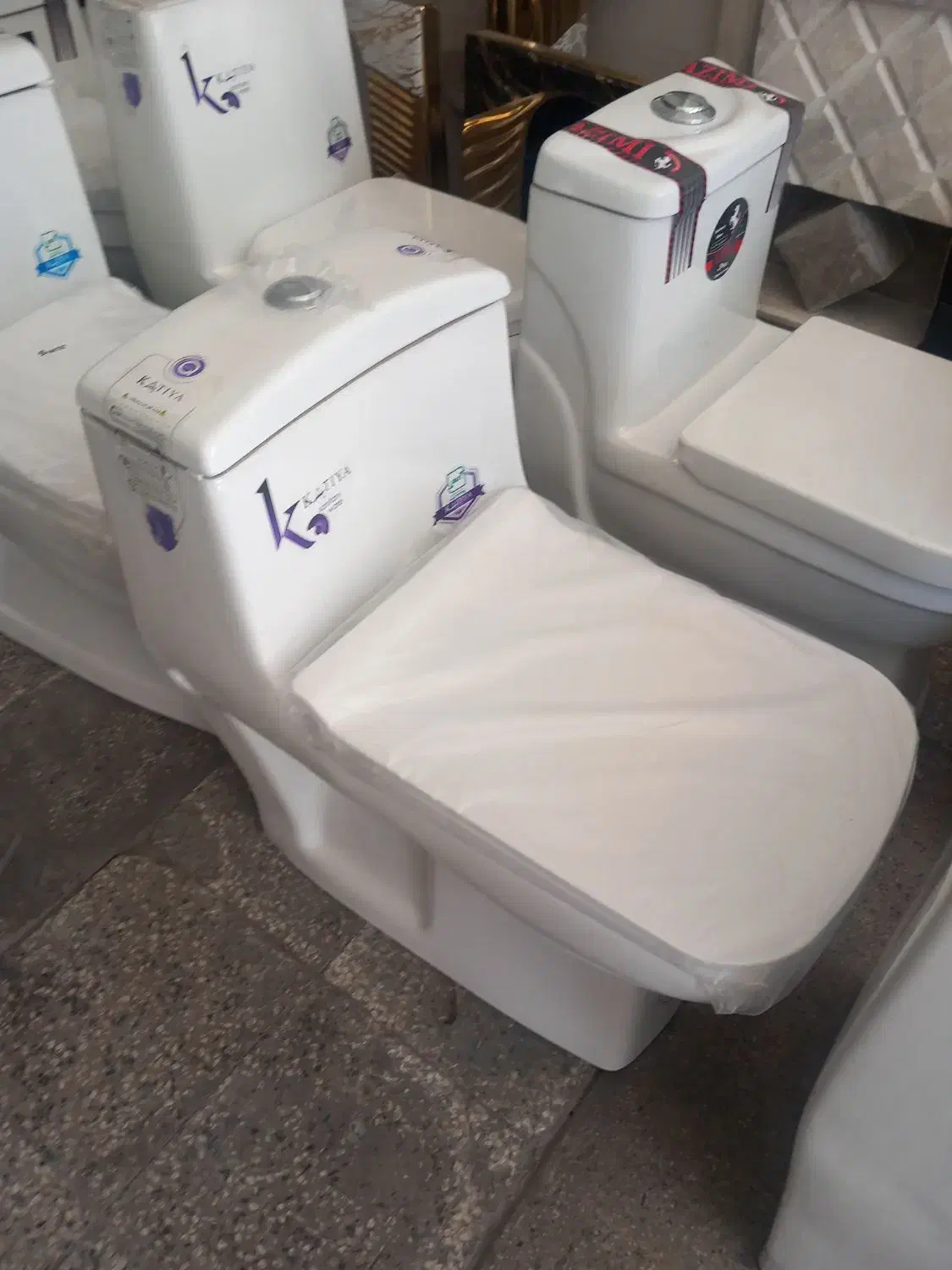 توالت فرنگی بیده دار شیردار|لوازم سرویس بهداشتی|تبریز, |دیوار