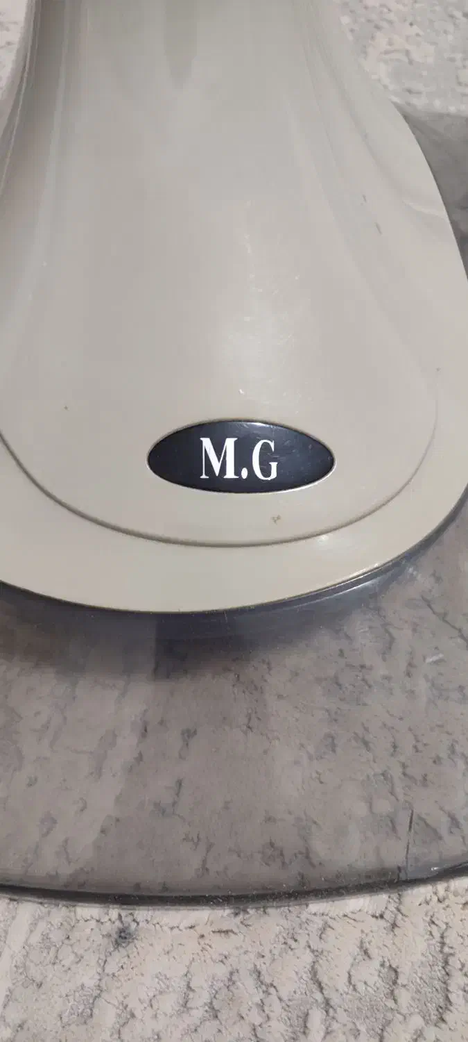 پنکه ایستاده M.G|پنکه و تصفیهکنندهٔ هوا|هشتگرد, شهرک ریحانه|دیوار