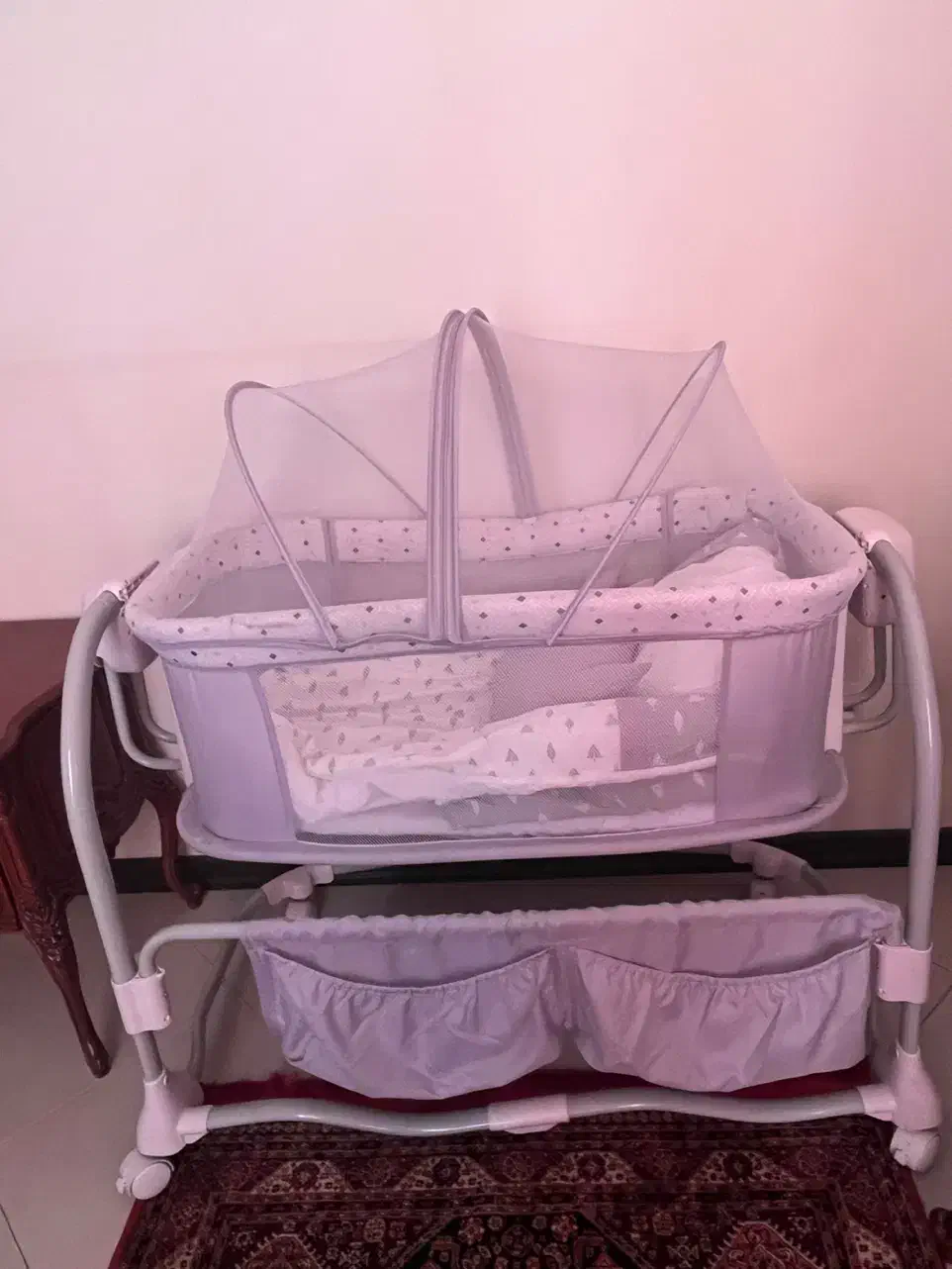 گهواره برقی ماستلا تخت کنار مادر|تخت و صندلی بچه|تهران, دریاچه شهدای خلیج فارس|دیوار