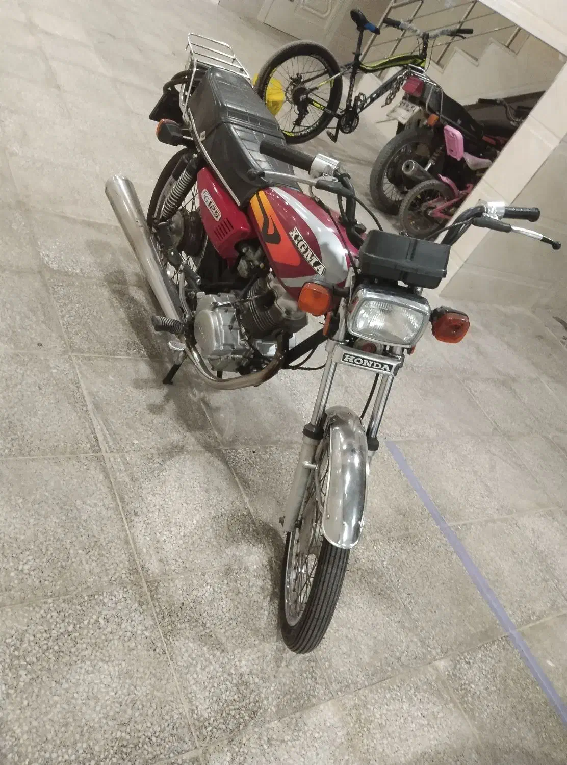 رایکا95|موتورسیکلت|قم, قلعه کامکار|دیوار