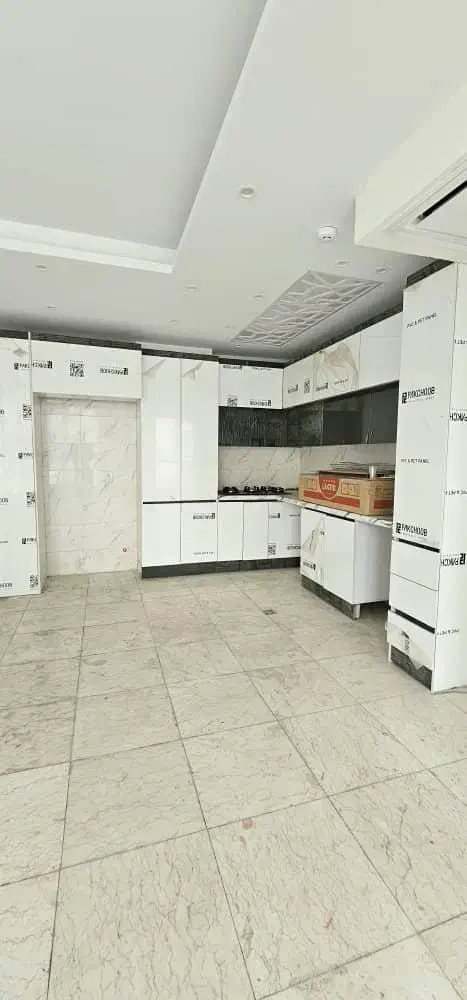 آپارتمان ۸۷ متری/تاپ لوکیشن/طبقه سوم