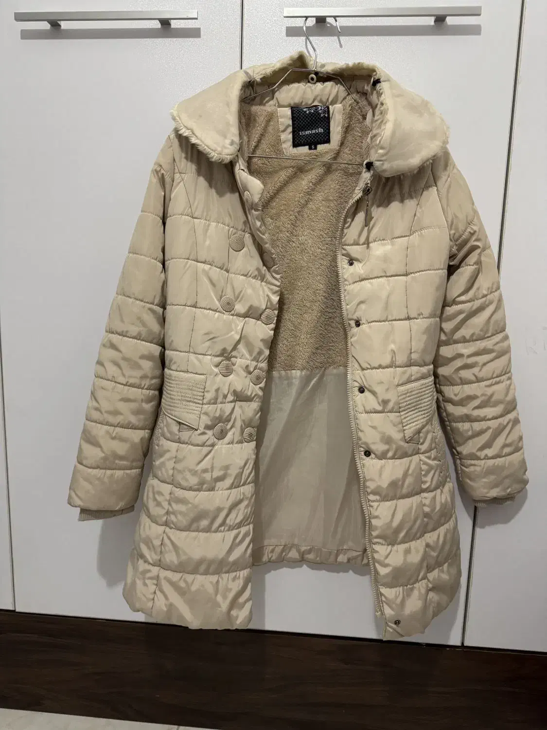 کاپشن|لباس|بابلسر, |دیوار