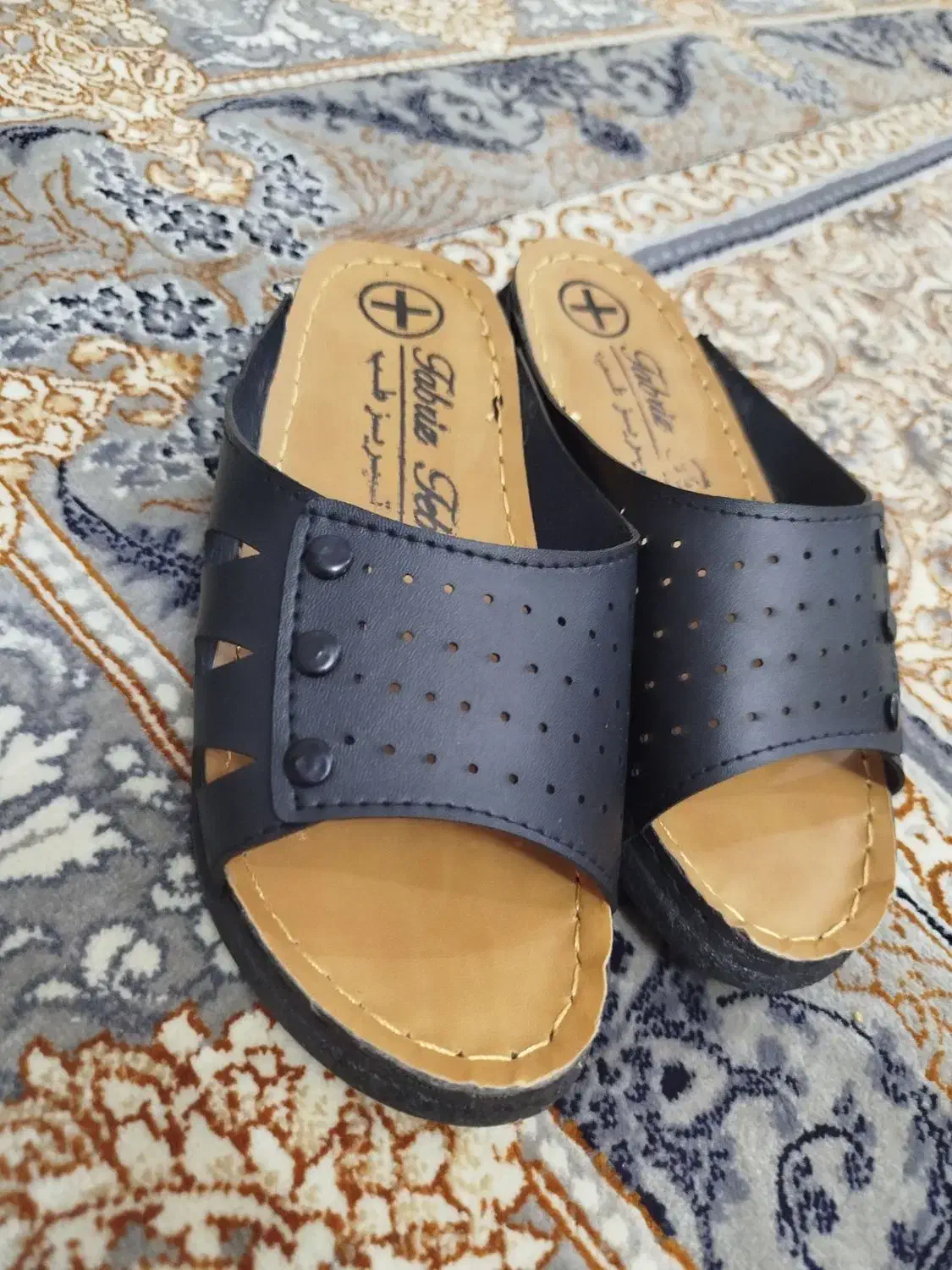 دمپایی|کیف، کفش، کمربند|بروجرد, |دیوار