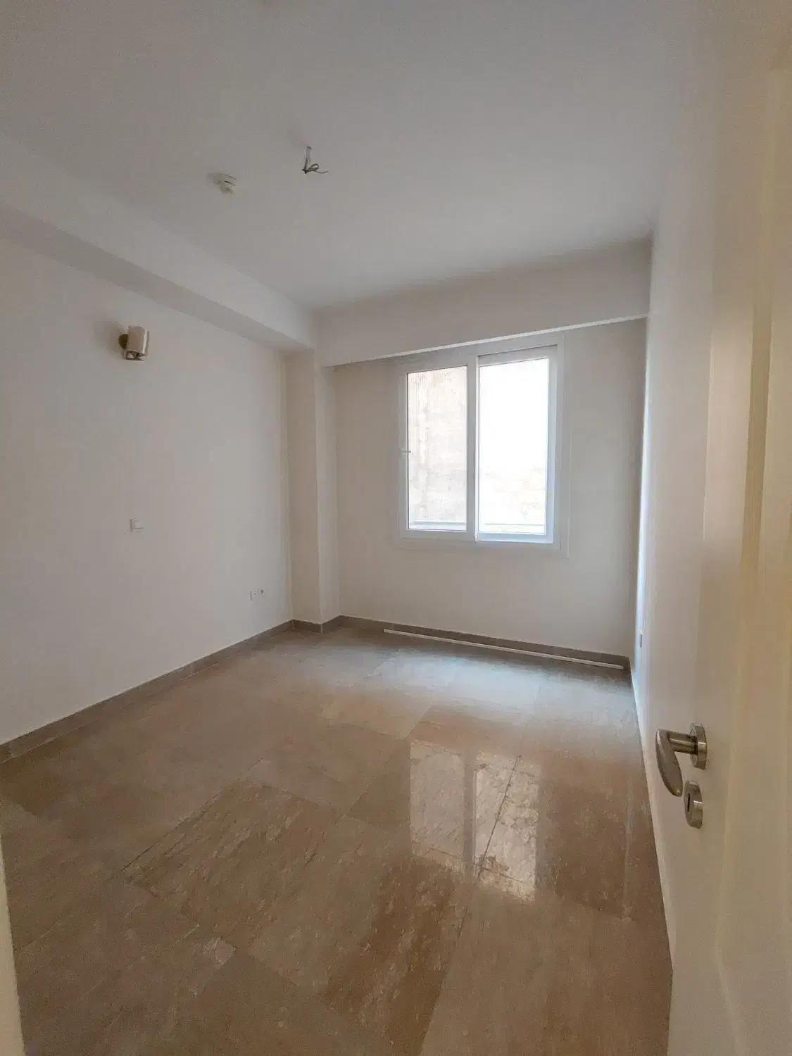 برج باغ۱۰۰ متر/دوخواب /تراس/خیابان اصلی ولنجک