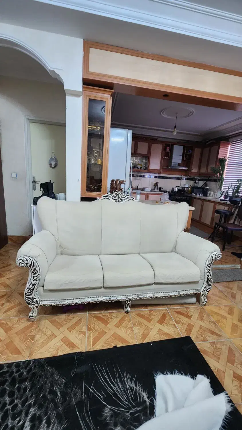 مبل ۷ نفره با میز عسلی ساده چوبی|مبلمان خانگی و میز عسلی|بروجرد, |دیوار