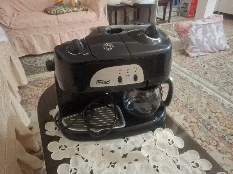 قهوه ساز ذلونگی در حد نو فقط قوریش شکسته|سماور، چای‌ساز، قهوه‌ساز|تهران, ائمه اطهار|دیوار